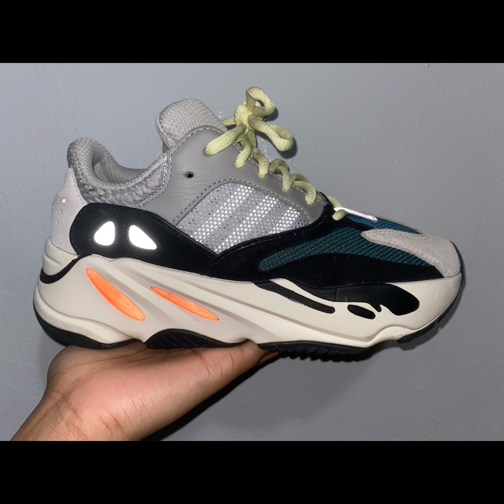 Yeezy boost 700